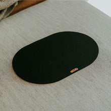 Load image into Gallery viewer, Oval Felt Table Placemats Set