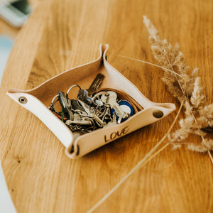 Leather valet tray with engraving