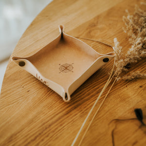 Leather valet tray with engraving